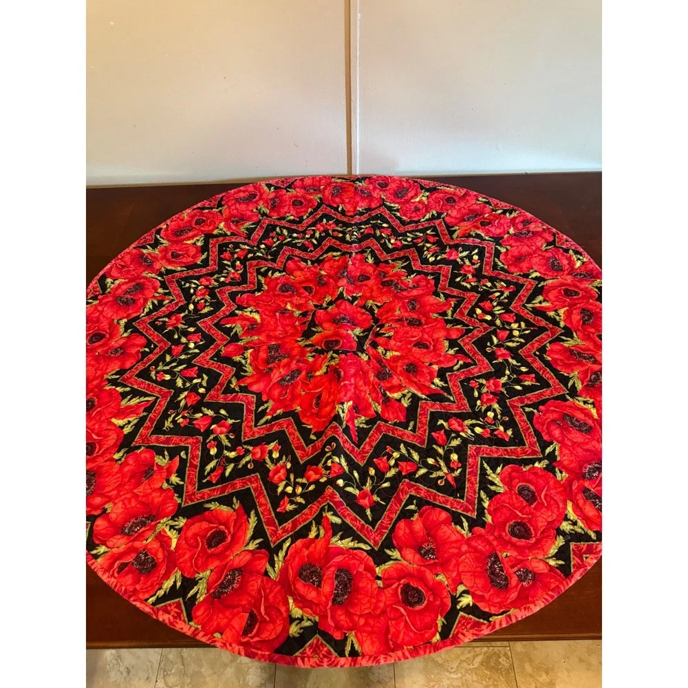 Vtg Handmade Quilted Red Poppy Round Christmas Tablecloth Reversible Floral